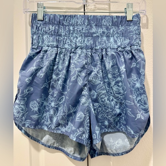 POPFLEX Pants - POPFLEX High Waist Print Shorts in Dusty Blue Rose NWOT